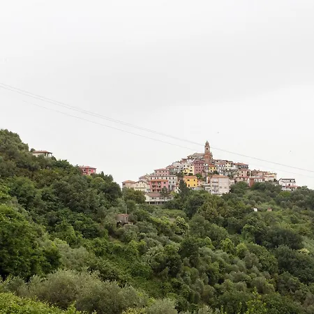 Al Castello Апартаменты Valeriano Lunense