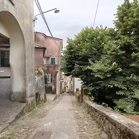 Al Castello Valeriano Lunense