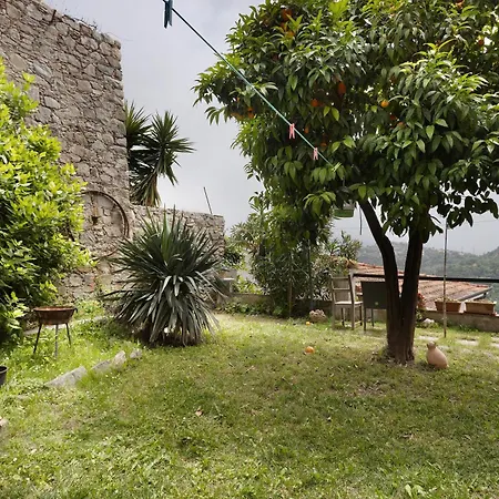 Al Castello Valeriano Lunense